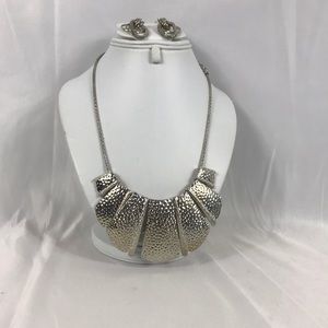 Necklace and Earring set